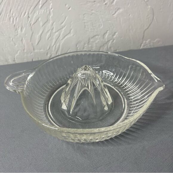 Vintage Clear Glass Juicer - Picture 1 of 4